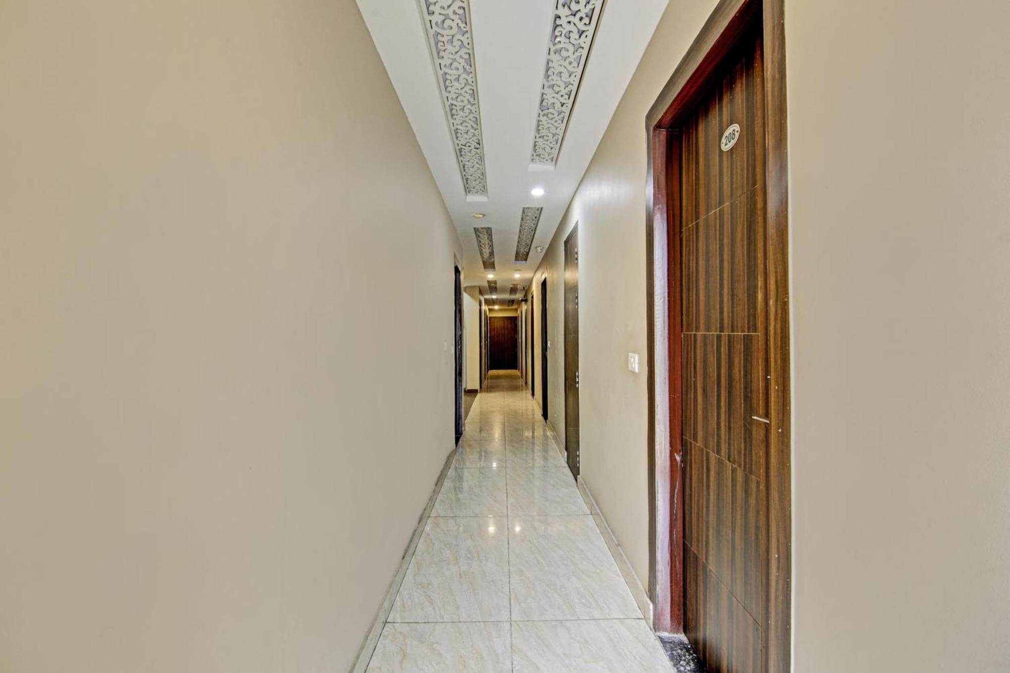 Townhouse Grand Inn Ghaziabad Exterior photo